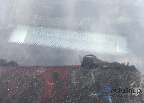 2021 Ford Escape Se z USA, uszkodzony, nr VIN 1FMCU9G6XMUB03355